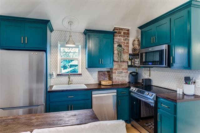 Building Photo - 1600 Fairmount Ave