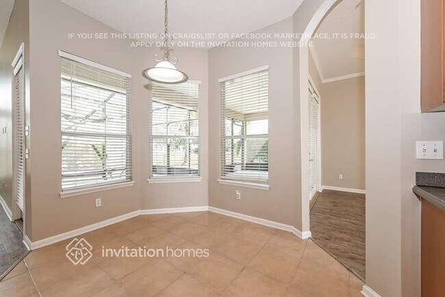 Building Photo - 2512 W Caparina Dr