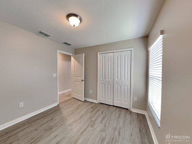 Building Photo - 1605 Broad Winged Hawk Dr