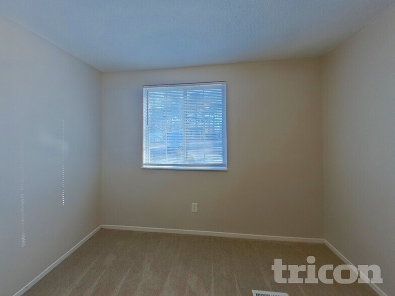 Building Photo - 6 Forestgrove Ct