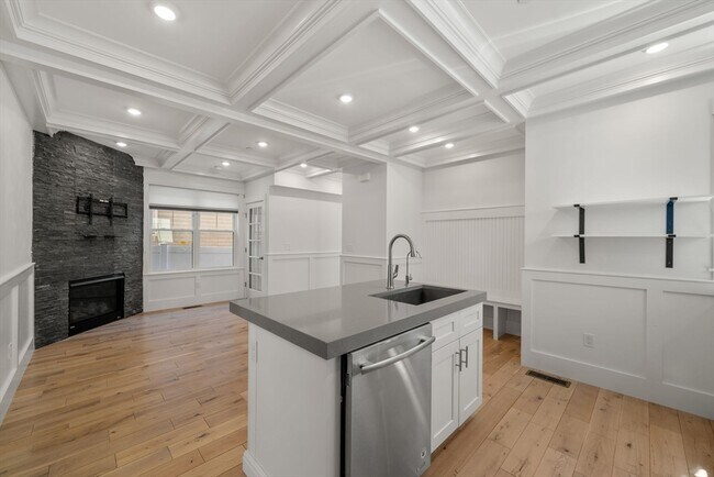 Building Photo - 36 Trull St