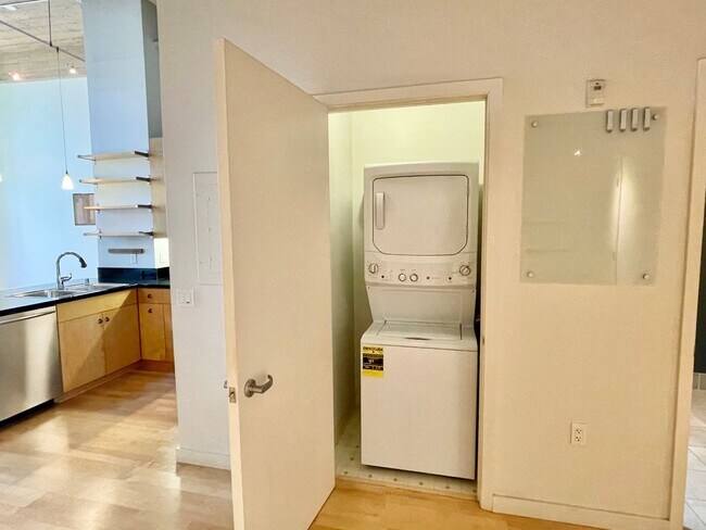 Building Photo - South Beach Contemporary Top Floor New Yor...