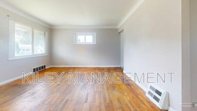 Building Photo - 951 Hubbard Ave