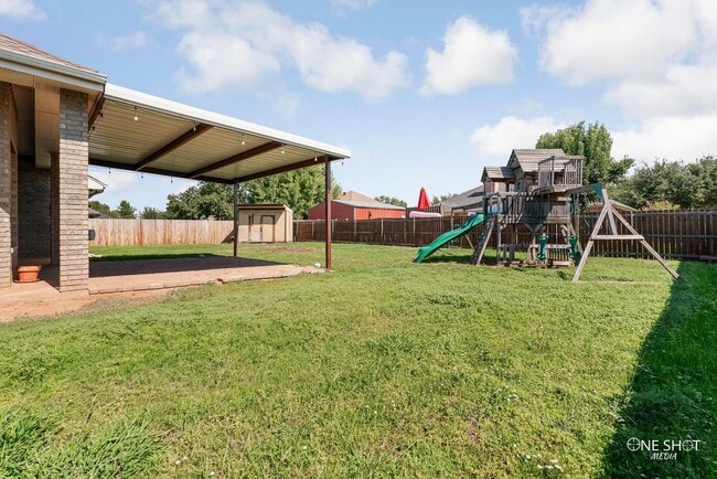 Building Photo - 7017 Springwater Ave
