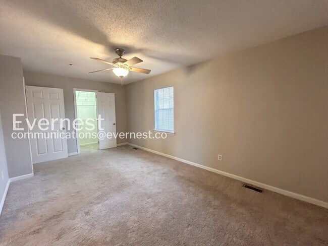 Building Photo - 1588 King James Dr