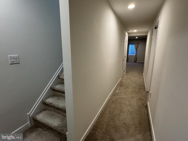 Building Photo - 213 Wynstone Ct