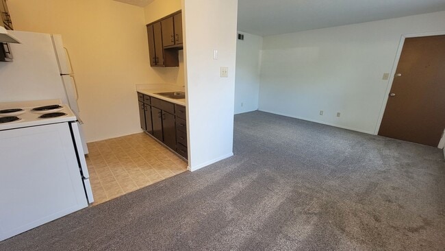 Building Photo - 4206 Billtown Rd
