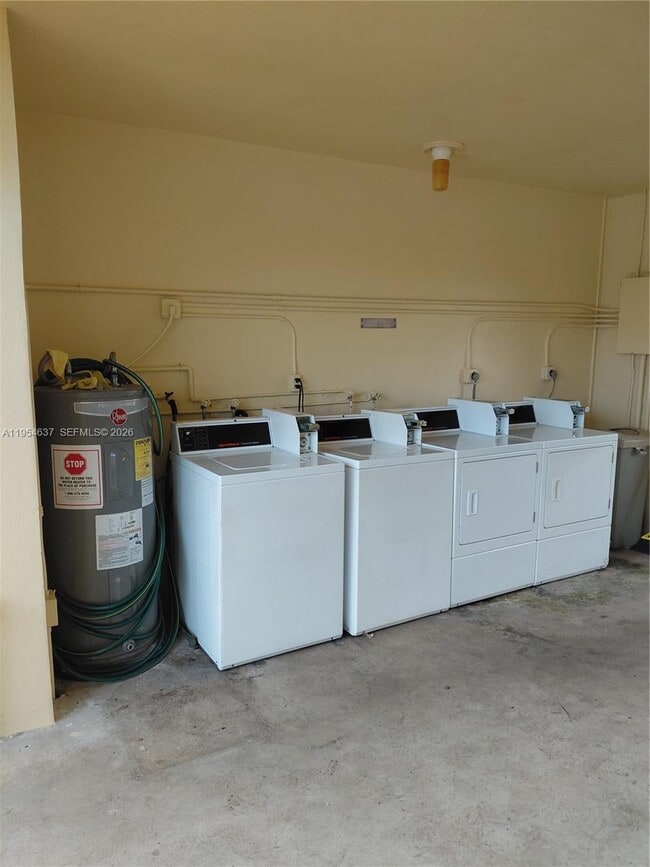 Building Photo - 731 Hummingbird Way