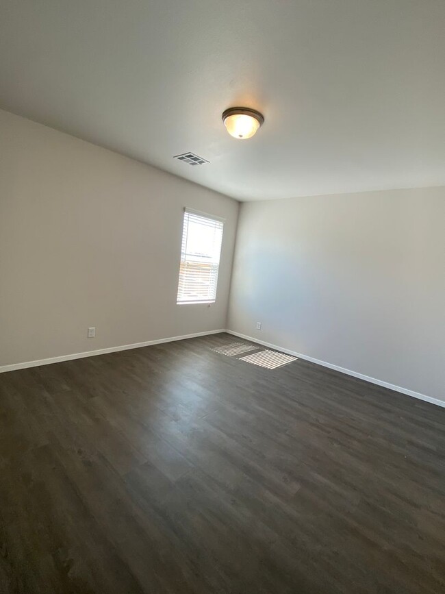 Building Photo - *Pre-leasing* Four Bedroom | Two Bath Home...