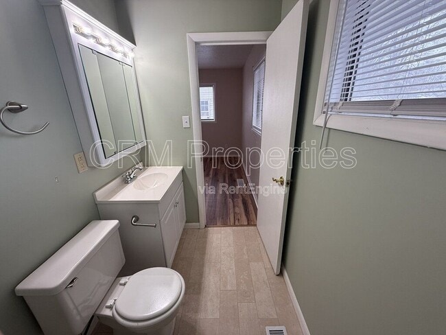 Building Photo - 5209 Mohawk Dr