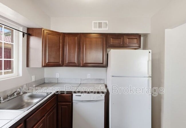 Building Photo - 603 W Rio Salado Pkwy