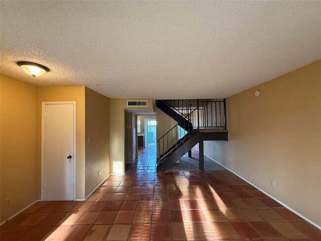 Building Photo - 9611 Blue Creek Ln