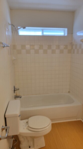 Building Photo - 2810 Cantabrian Dr