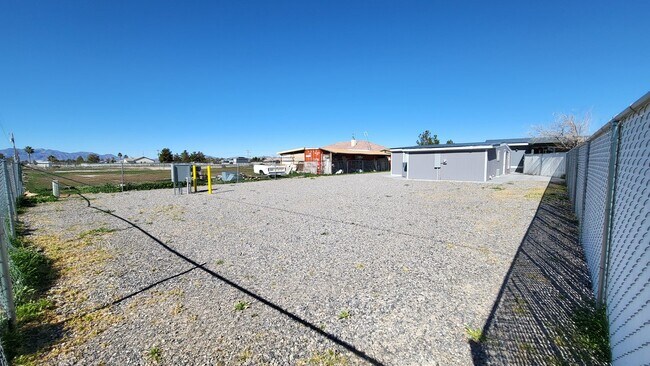 Building Photo - 1611 E Gamebird Rd