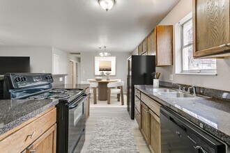 Building Photo - *BACK TO SCHOOL MOVE IN SPECIAL* $200 OFF ...