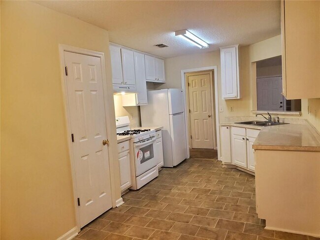 Building Photo - 6710 Gina Agha Cir