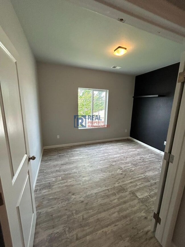 Building Photo - 2909 Quartz Pl