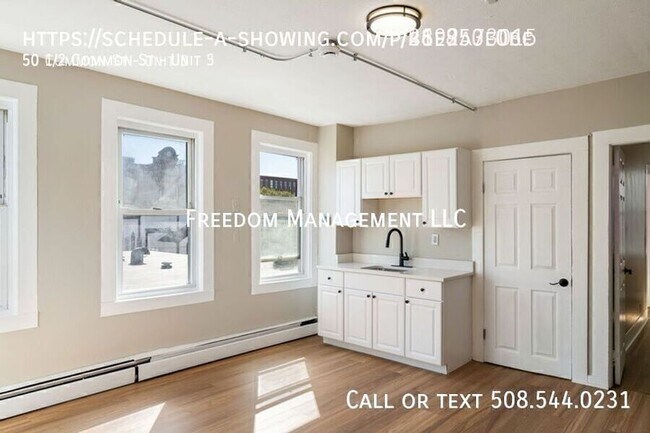 Building Photo - 50 1/2 Common St-Unit 3