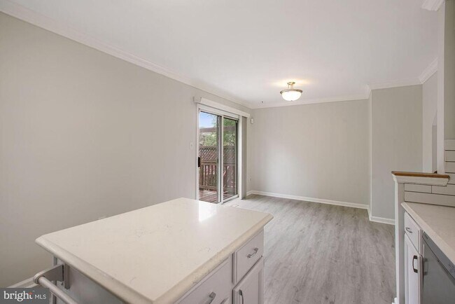 Building Photo - 7409 Gadsby Square