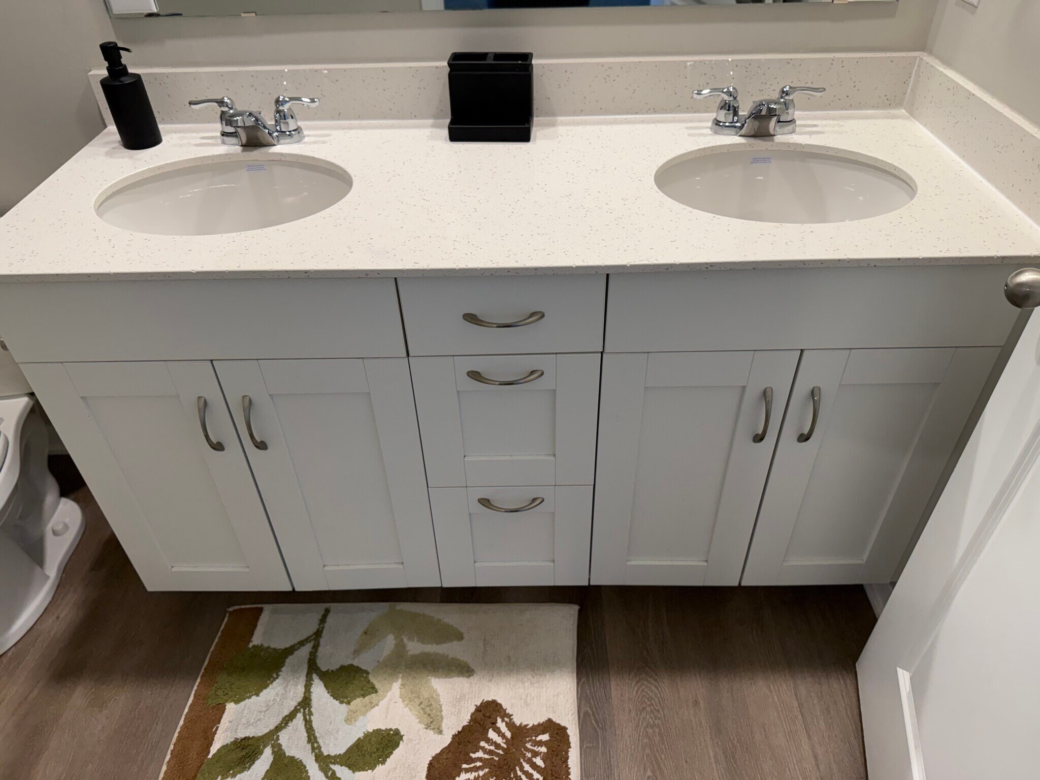 2 sink / couples master bathroom - 4521 SE Ember Ln