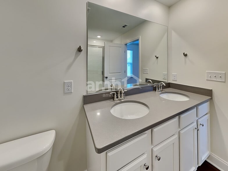 Building Photo - 3907 Dignity Ct