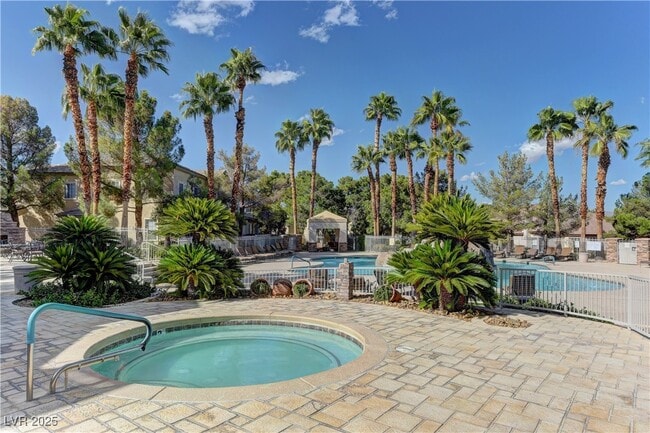 Building Photo - 1621 Queen Victoria St