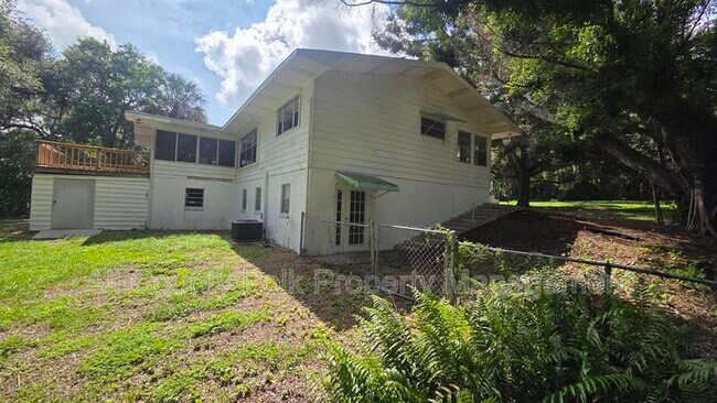 Building Photo - 205 Catherine Ave