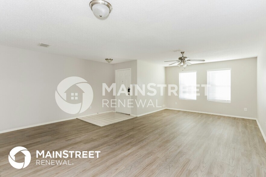 Building Photo - 8733 Stonebriar Ln