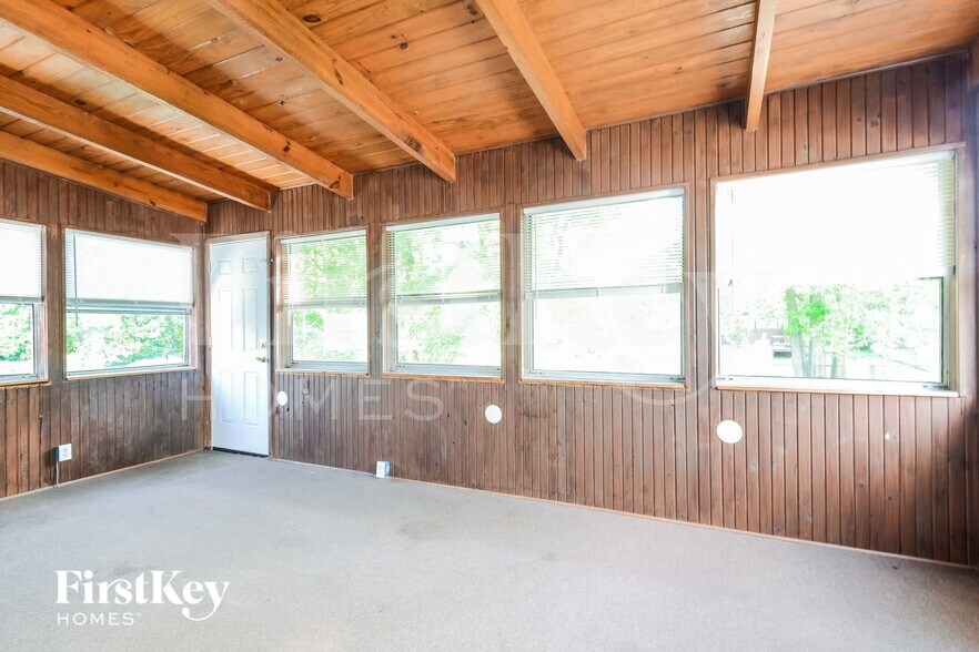 Building Photo - 6830 Littleton Dr