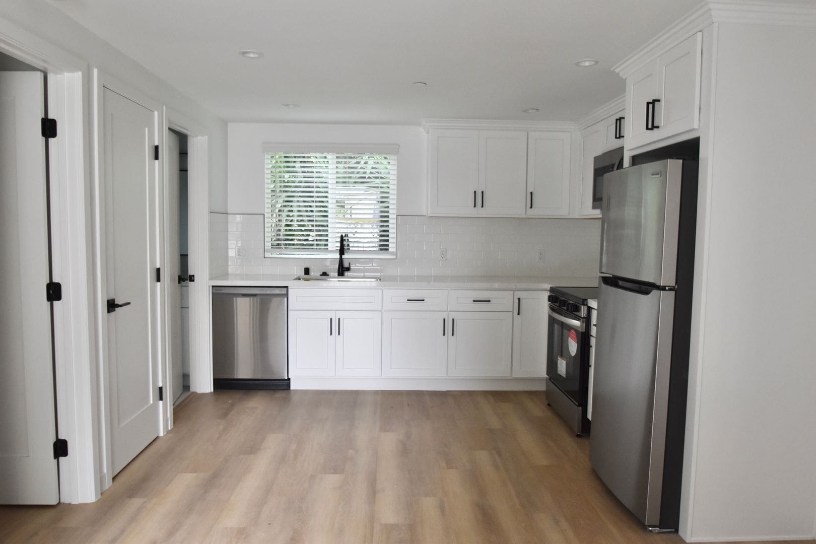 Building Photo - 14830 Dickens St