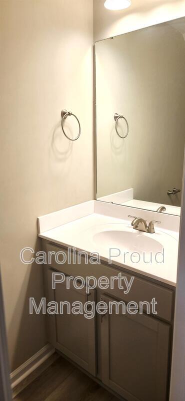 Building Photo - 337 S Pointe Dr