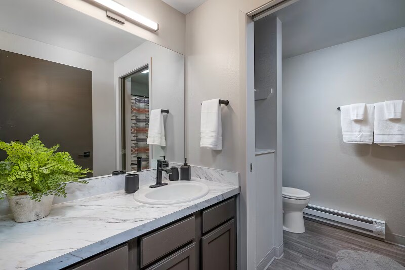 Building Photo - 1430 3rd Ave E