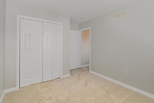 Building Photo - 618 Park Ridge Dr