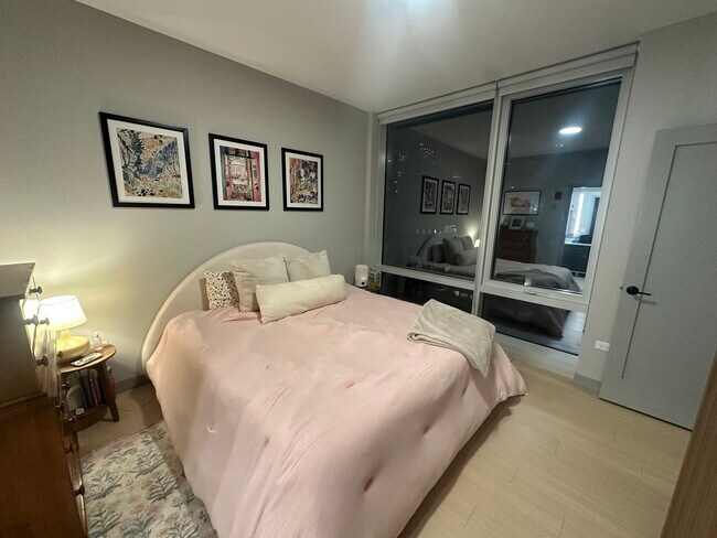 Building Photo - 920 N Wells St