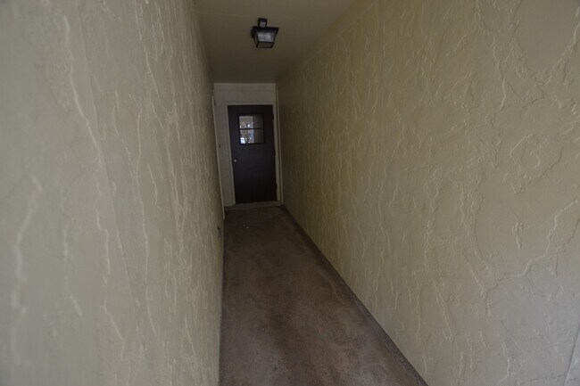 Building Photo - 5157 Cumberland Cove Dr