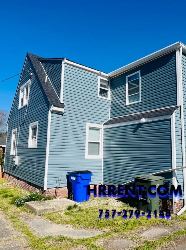 Building Photo - Newly Renovated 4 Bedroom 2 Bathroom 2 Story Home located in the Fairmount Park area of Norfolk!