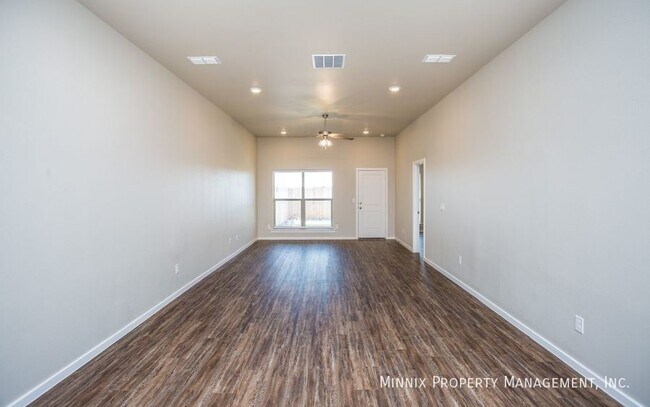 Building Photo - 2116 Langford Ave