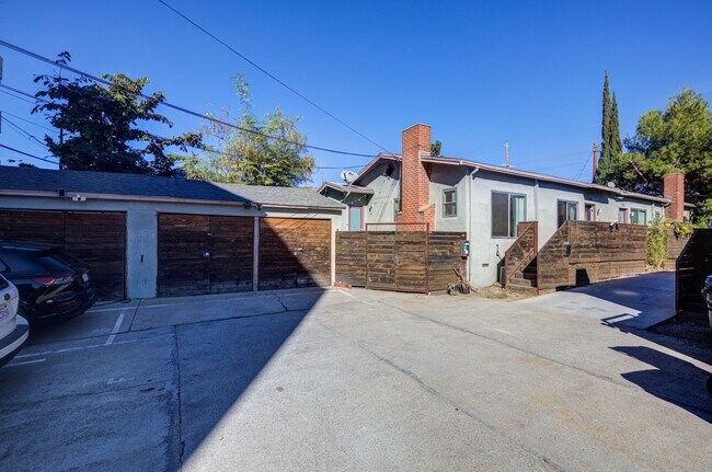 Building Photo - 3216 Bellevue Ave