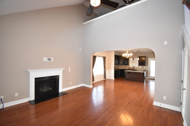 Building Photo - 4 Bedrooms and 2.5 Bath in Patriot Park Vi...