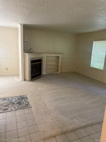Building Photo - 6284 Woodsdale Dr