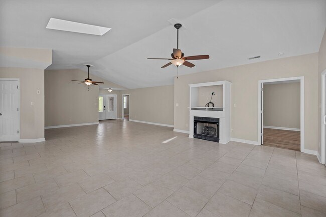 Building Photo - 100 Iverson Ln