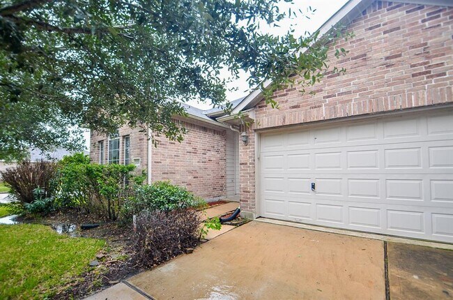 Building Photo - 20203 Goss Hollow Ln