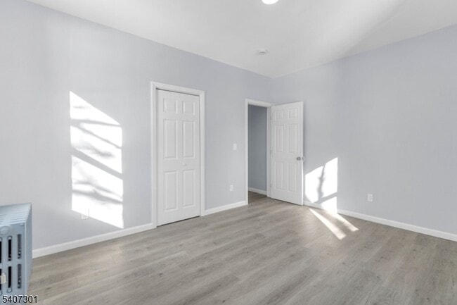 Building Photo - 918 Pennington St