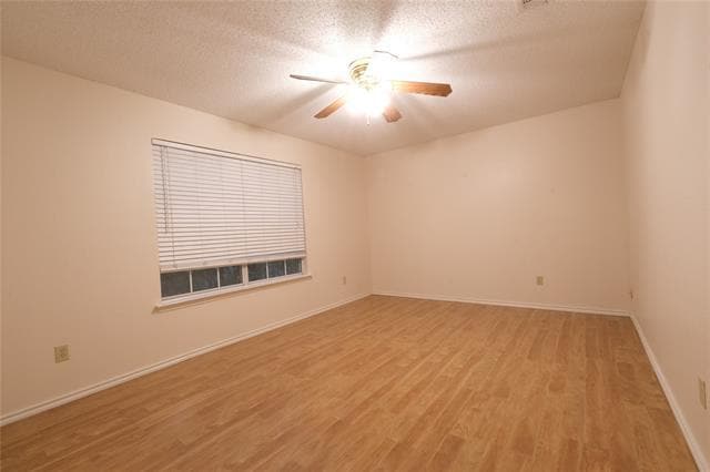 Building Photo - 4348 Kenwood Dr