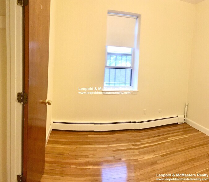 Building Photo - 168 North Beacon St