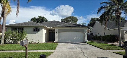 Building Photo - 1305 Lakehurst Way