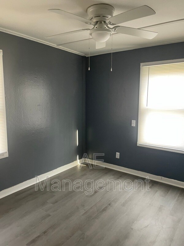 Building Photo - 163 Choate St