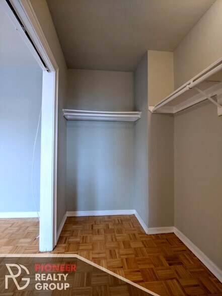 Building Photo - 737 W Belmont Ave