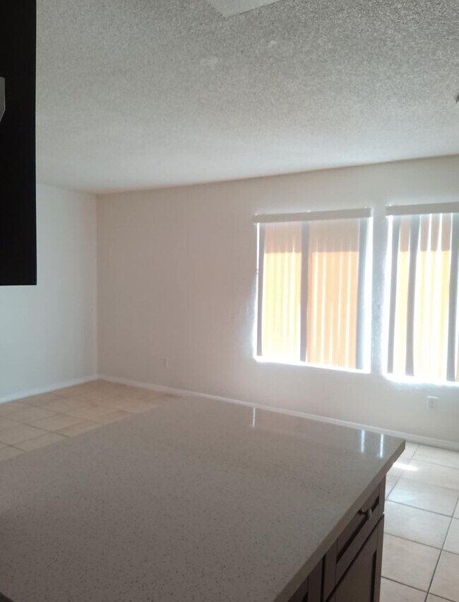 Primary Photo - 1BD / 1 BA - Apartment For Rent
