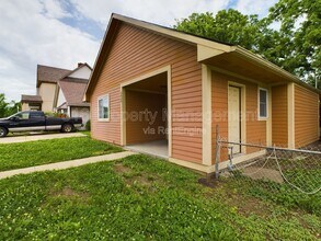 Building Photo - 3024 Flora Ave